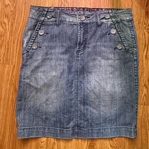 denim pencil skirt w floral design